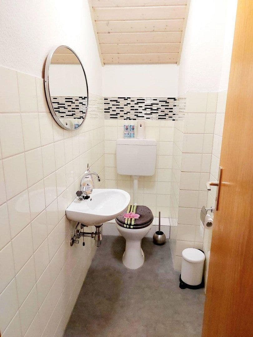 Prenájom bytu 3-izbový 90 m², Dudenhofen, Porýnie-Falcko Prenájom bytu 3-izbový 90 m², Dudenhofen, Porýnie-Falcko