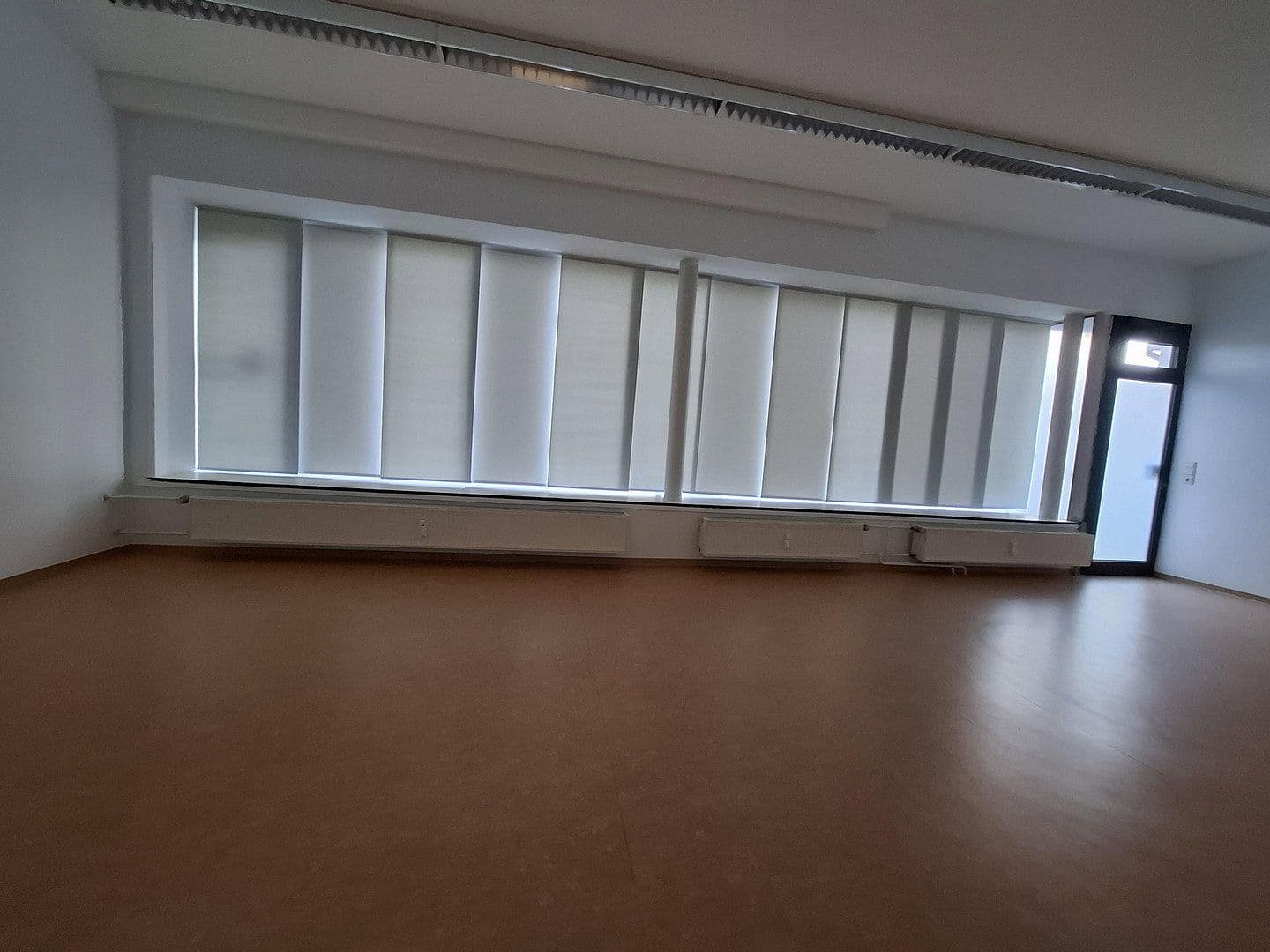 Prenájom kancelárie 102 m², Filderstadt, Bádensko-Wurttembersko Prenájom kancelárie 102 m², Filderstadt, Bádensko-Wurttembersko