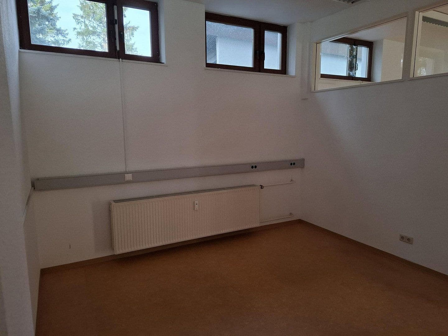 Prenájom kancelárie 102 m², Filderstadt, Bádensko-Wurttembersko Prenájom kancelárie 102 m², Filderstadt, Bádensko-Wurttembersko