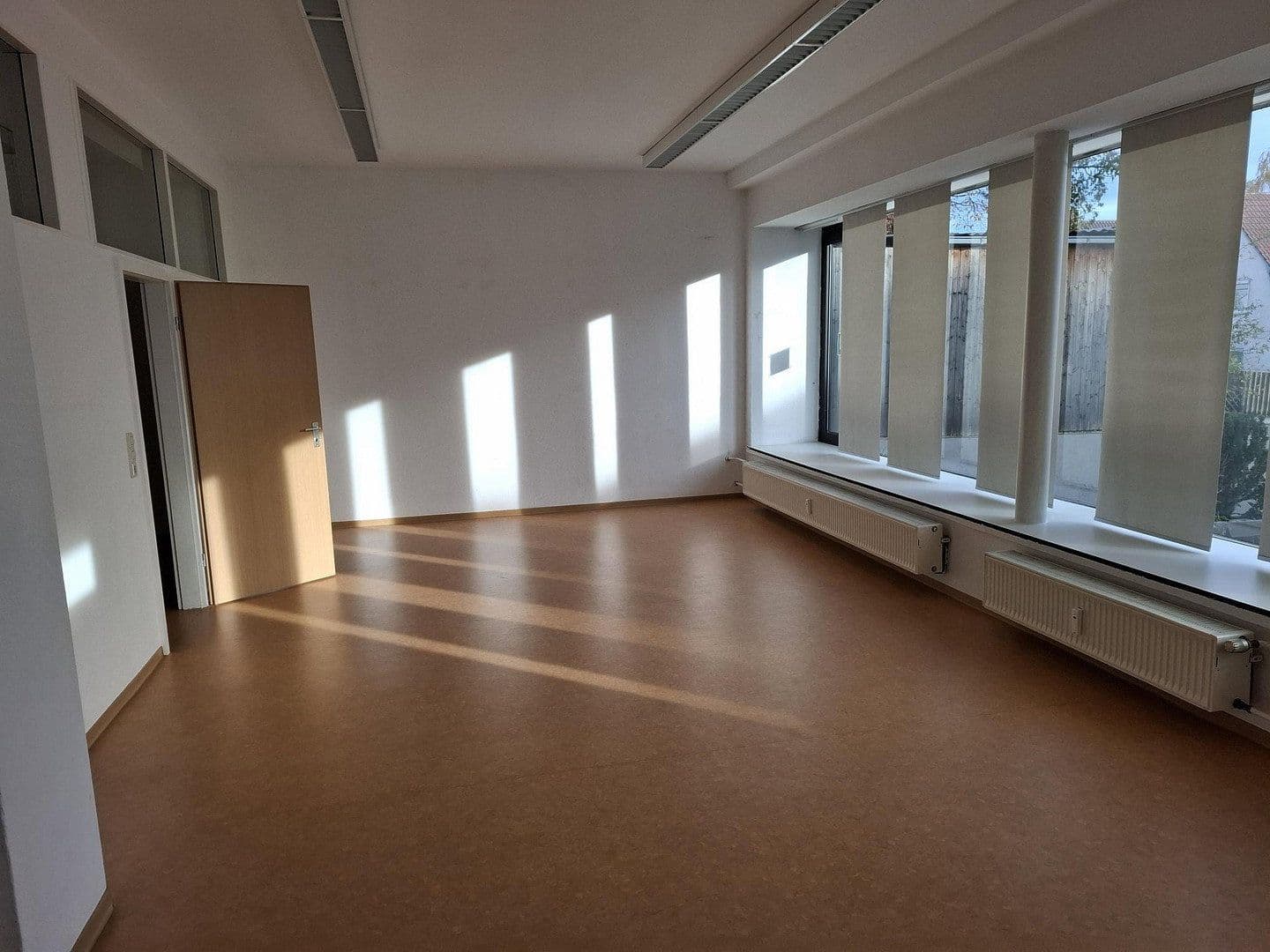 Prenájom kancelárie 102 m², Filderstadt, Bádensko-Wurttembersko Prenájom kancelárie 102 m², Filderstadt, Bádensko-Wurttembersko