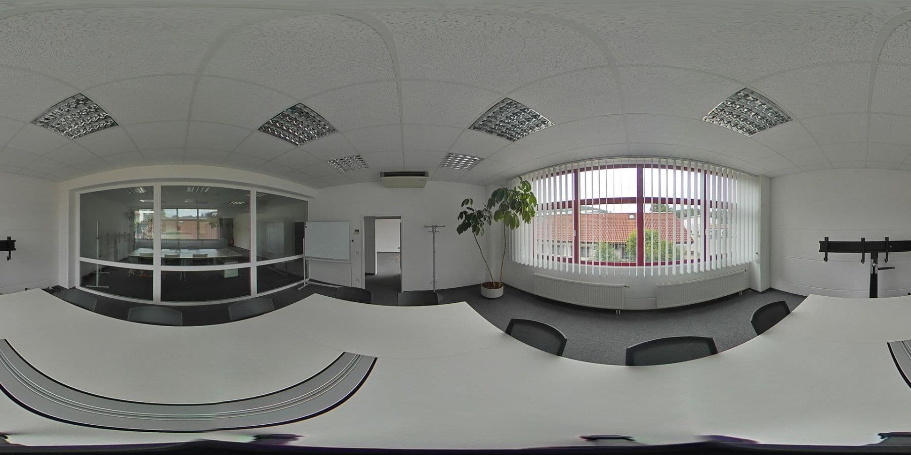 Prenájom nebytového priestoru 2.444 m², Weilheim i. OB, Bavorsko Prenájom nebytového priestoru 2.444 m², Weilheim i. OB, Bavorsko