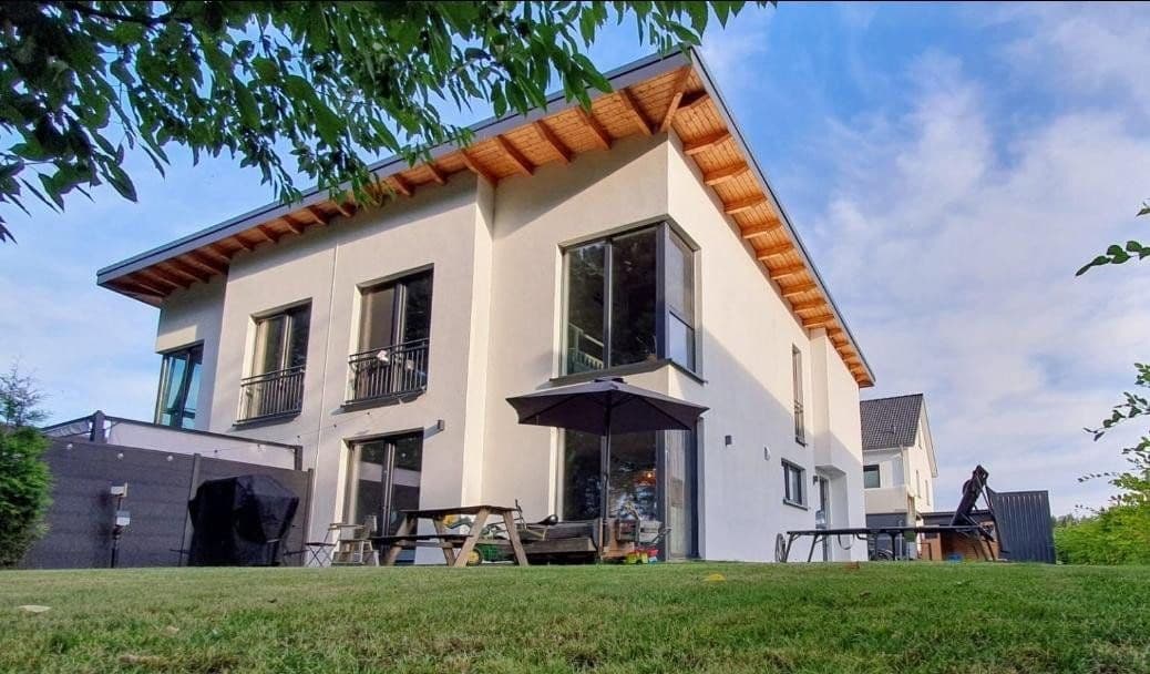 Prenájom domu 136 m², pozemok 200 m², Heidenau, Dolné Sasko Prenájom domu 136 m², pozemok 200 m², Heidenau, Dolné Sasko