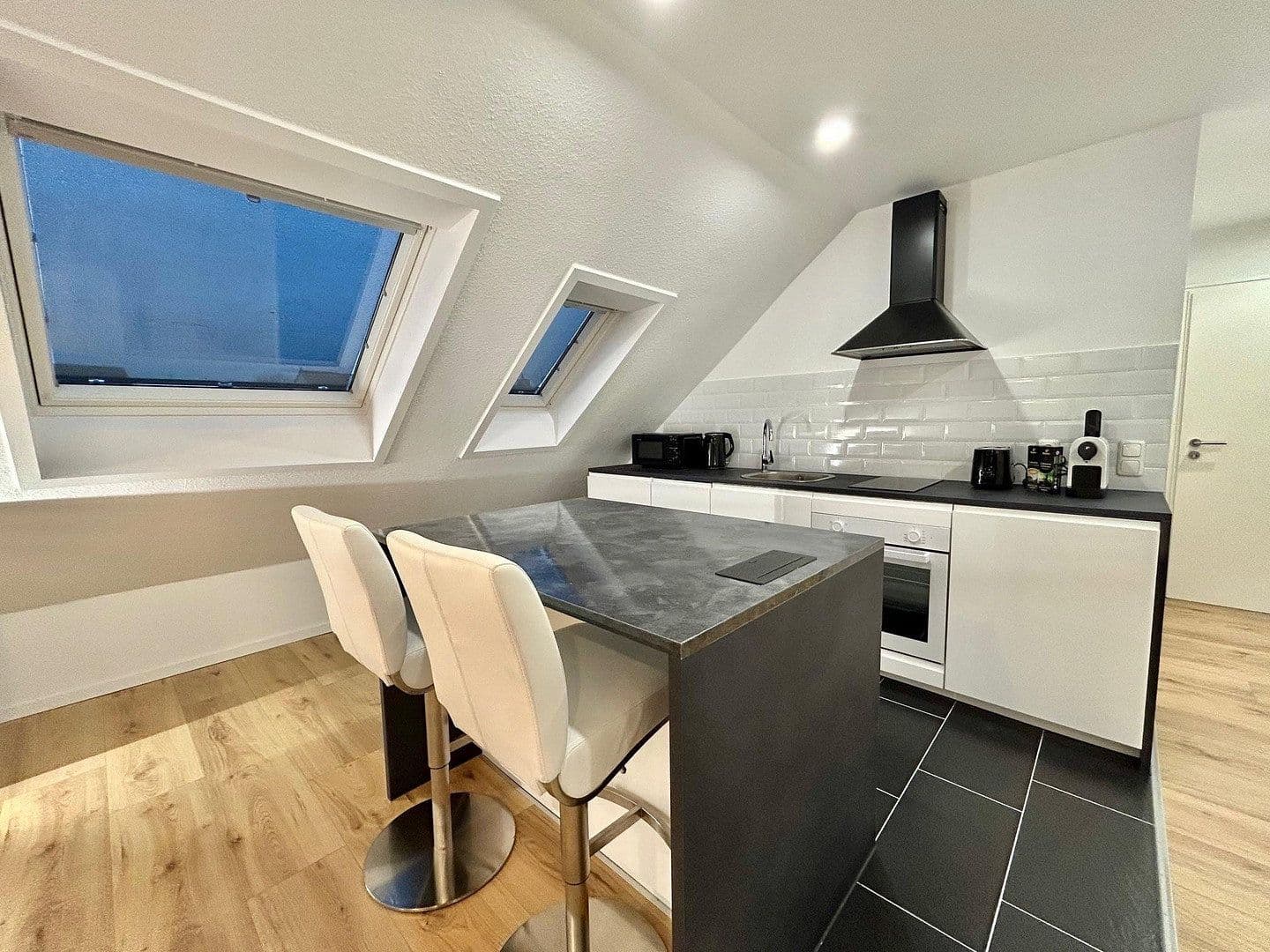 Prenájom bytu 1-izbový 39 m², Pattensen, Dolné Sasko Prenájom bytu 1-izbový 39 m², Pattensen, Dolné Sasko