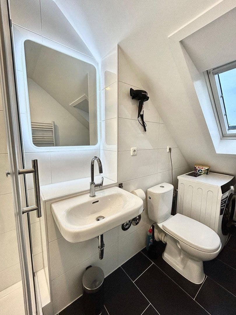 Prenájom bytu 1-izbový 39 m², Pattensen, Dolné Sasko Prenájom bytu 1-izbový 39 m², Pattensen, Dolné Sasko