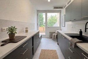 Prenájom bytu 6-izbový 160 m², Ludwigshafen, Porýnie-Falcko Prenájom bytu 6-izbový 160 m², Ludwigshafen, Porýnie-Falcko