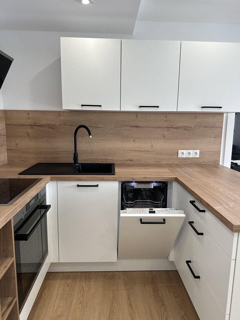 Prenájom bytu 2-izbový 65 m², Badstr. 131, Egloffstein, Bavorsko Prenájom bytu 2-izbový 65 m², Badstr. 131, Egloffstein, Bavorsko