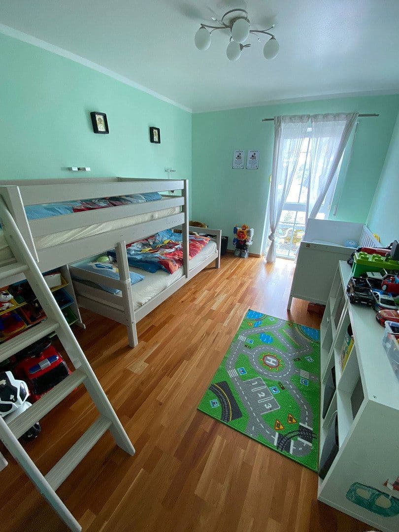 Prenájom bytu 5-izbový 130 m², Kitzengasse 24, Leinburg, Bavorsko Prenájom bytu 5-izbový 130 m², Kitzengasse 24, Leinburg, Bavorsko