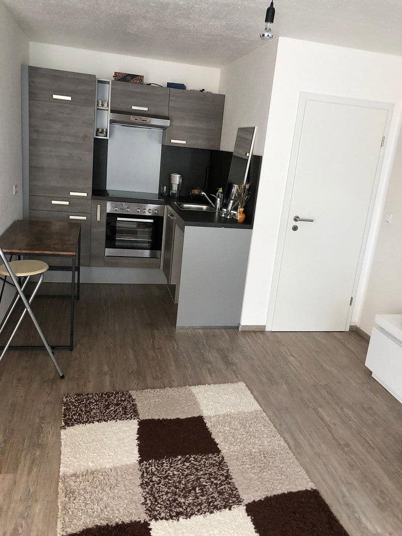 Prenájom bytu 5-izbový 130 m², Kitzengasse 24, Leinburg, Bavorsko Prenájom bytu 5-izbový 130 m², Kitzengasse 24, Leinburg, Bavorsko