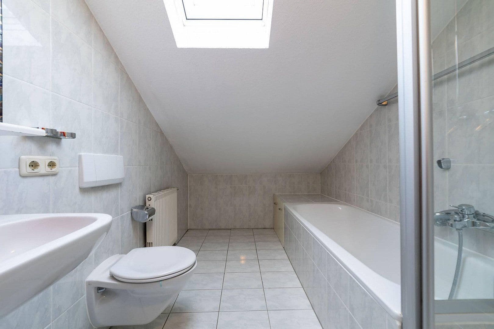Predaj bytu 3-izbový 84 m², Bruckmühl, Bavorsko Predaj bytu 3-izbový 84 m², Bruckmühl, Bavorsko