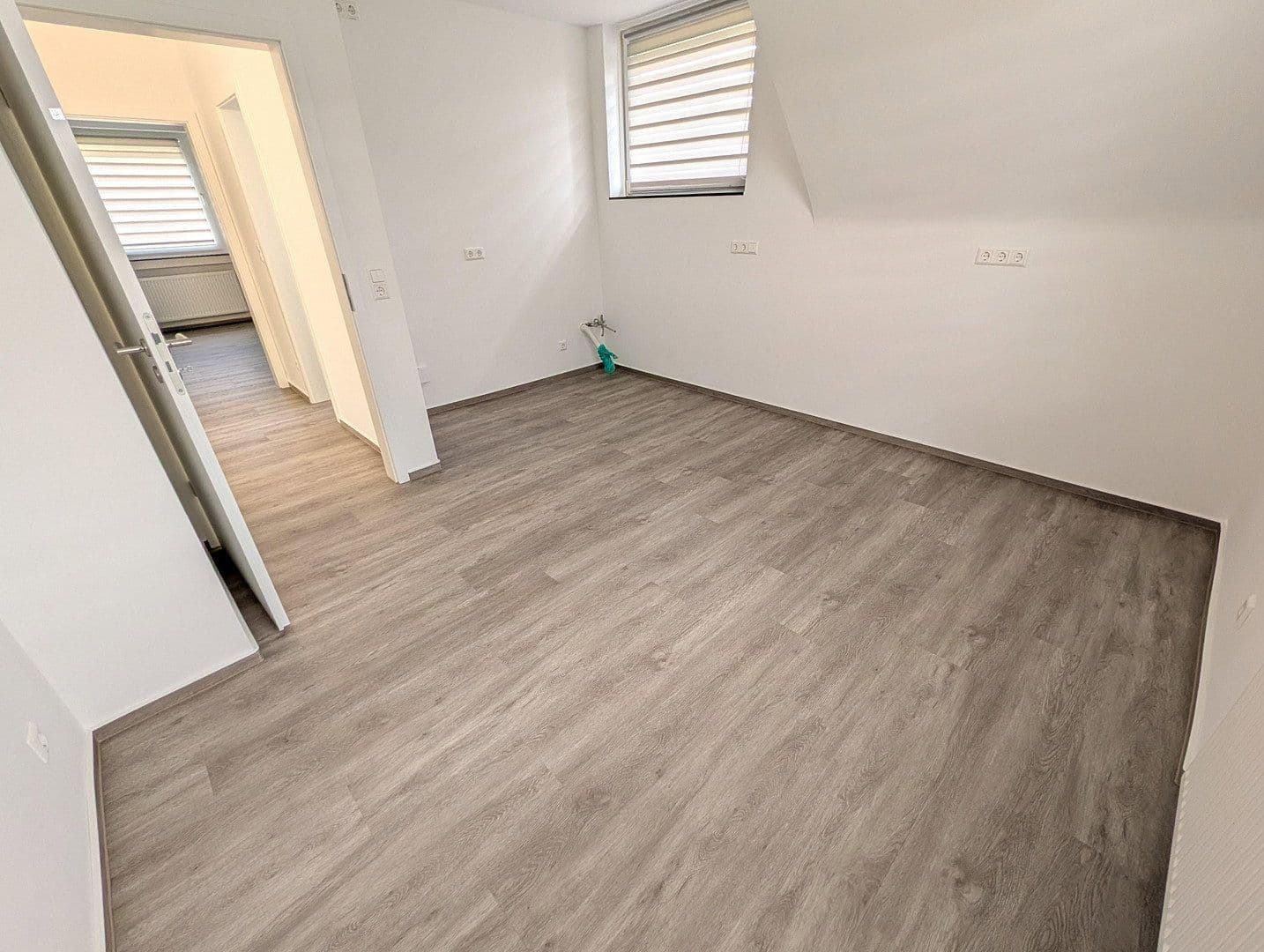 Predaj domu 123 m², pozemok 1.000 m², Lehrte, Dolné Sasko Predaj domu 123 m², pozemok 1.000 m², Lehrte, Dolné Sasko