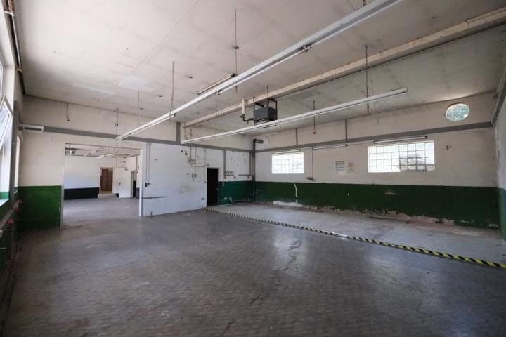Prenájom nebytového priestoru 300 m², Rodalben, Porýnie-Falcko Prenájom nebytového priestoru 300 m², Rodalben, Porýnie-Falcko