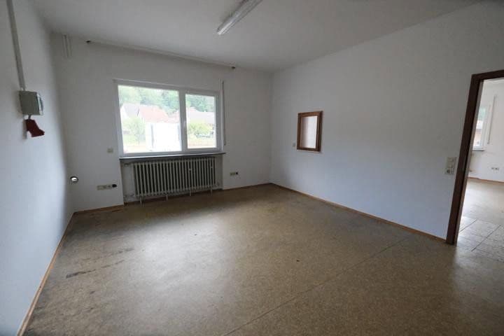 Prenájom nebytového priestoru 300 m², Rodalben, Porýnie-Falcko Prenájom nebytového priestoru 300 m², Rodalben, Porýnie-Falcko