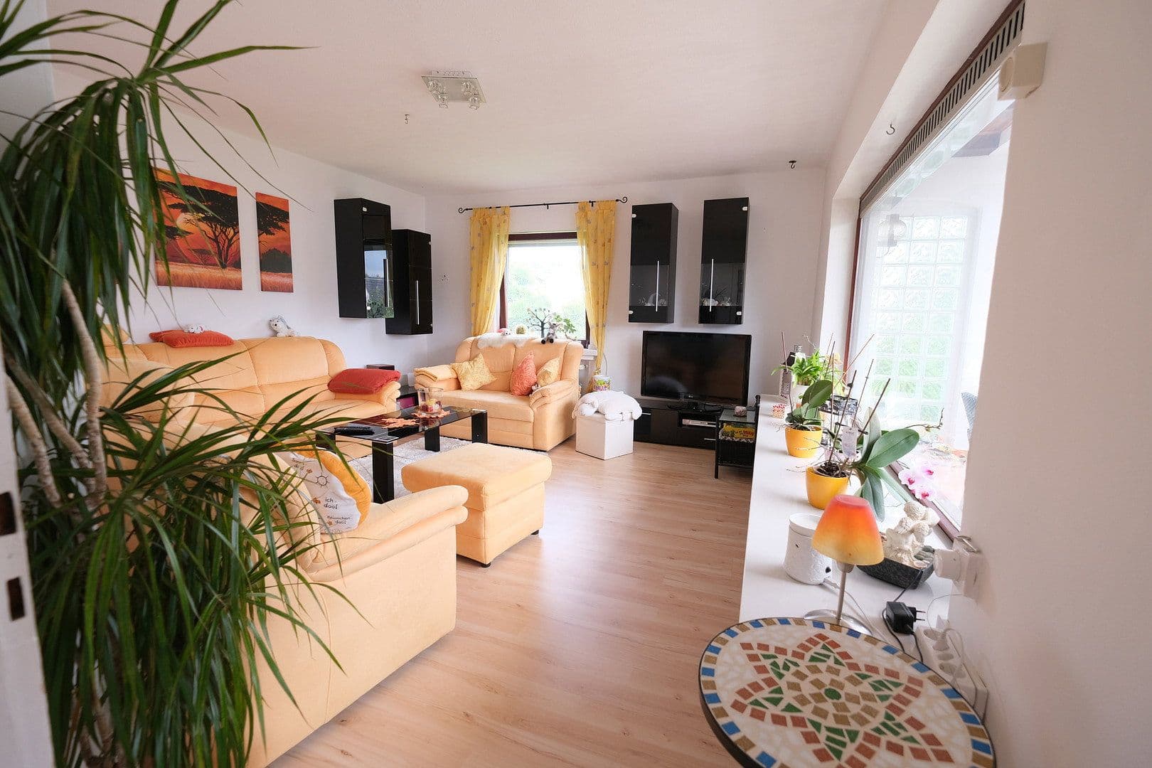 Prenájom domu 100 m², pozemok 870 m², Kassel, Hesensko Prenájom domu 100 m², pozemok 870 m², Kassel, Hesensko