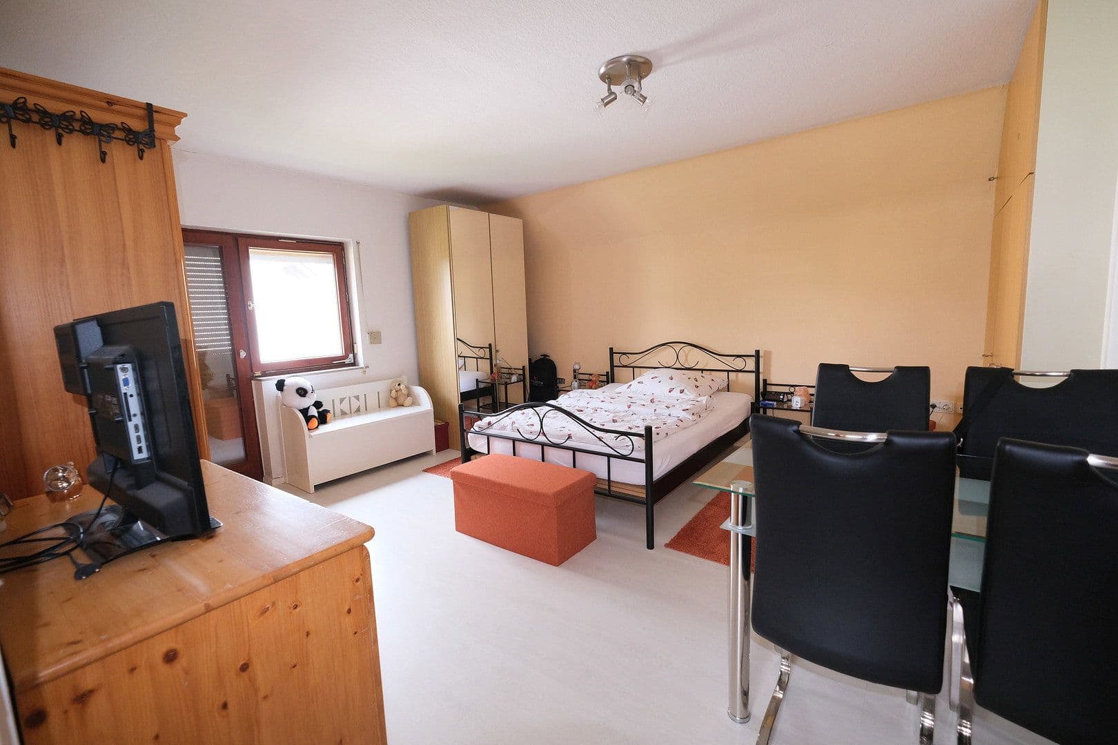 Prenájom domu 100 m², pozemok 870 m², Kassel, Hesensko Prenájom domu 100 m², pozemok 870 m², Kassel, Hesensko