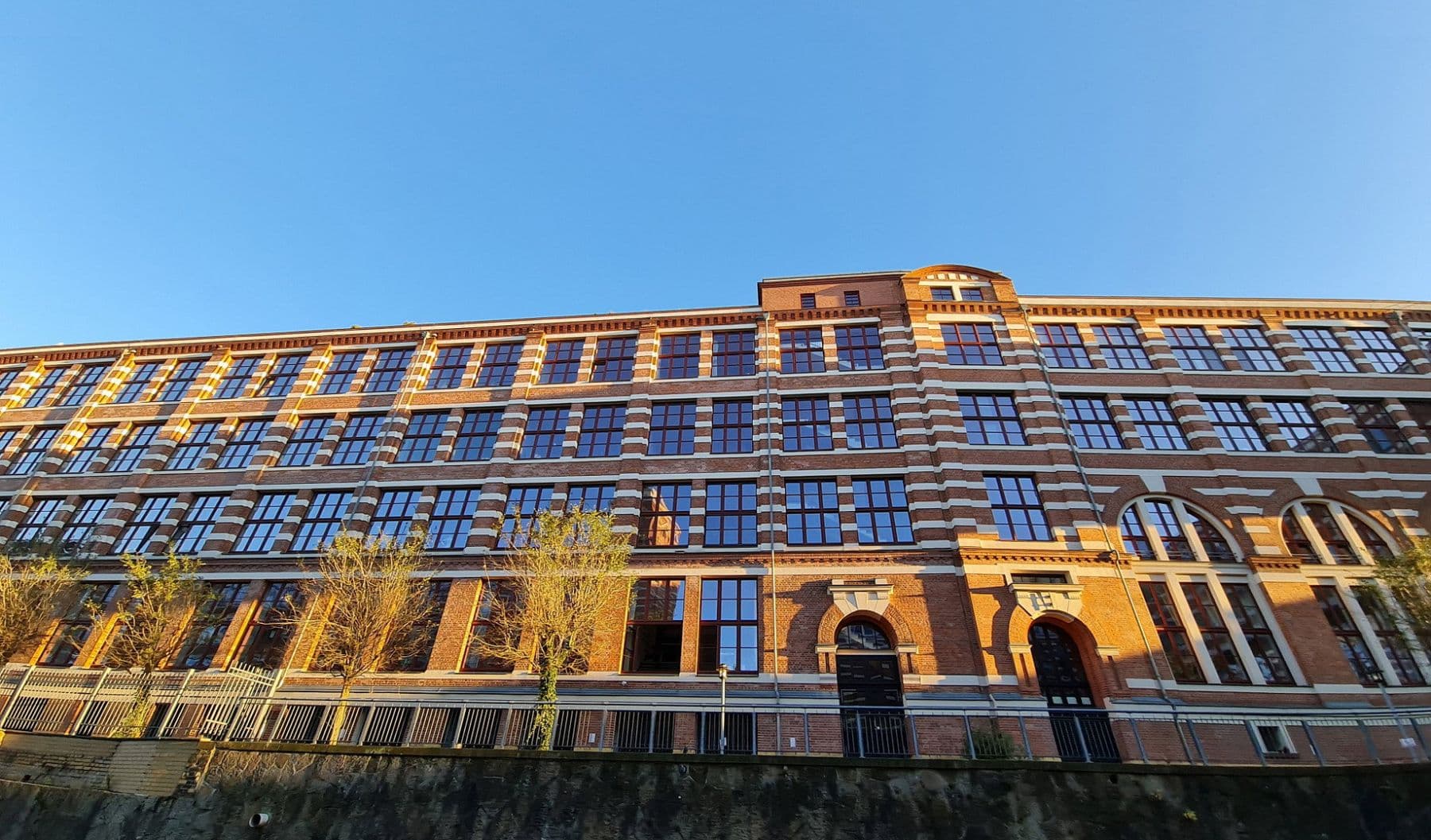 Prenájom bytu 4-izbový 132 m², Holbeinstraße 14, Leipzig, Sasko Prenájom bytu 4-izbový 132 m², Holbeinstraße 14, Leipzig, Sasko