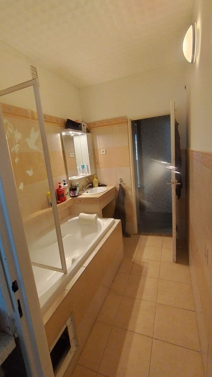 Prenájom bytu 3-izbový 68 m², Štíbrova, Praha, Praha Prenájom bytu 3-izbový 68 m², Štíbrova, Praha, Praha