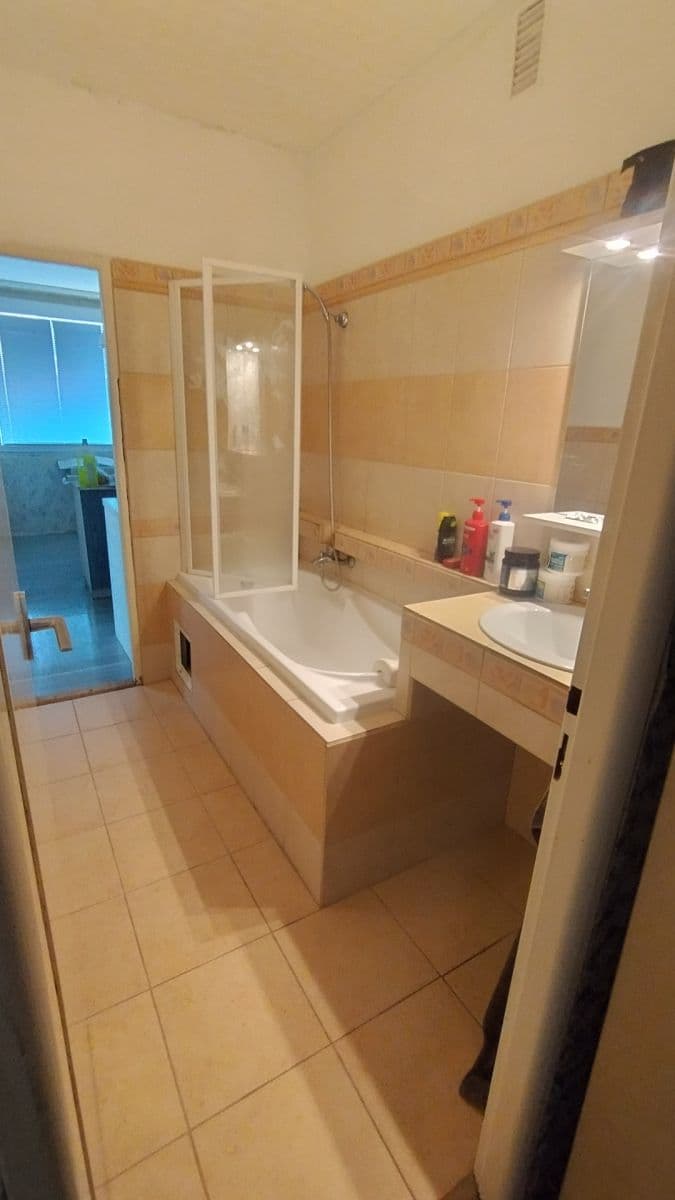 Prenájom bytu 3-izbový 68 m², Štíbrova, Praha, Praha Prenájom bytu 3-izbový 68 m², Štíbrova, Praha, Praha