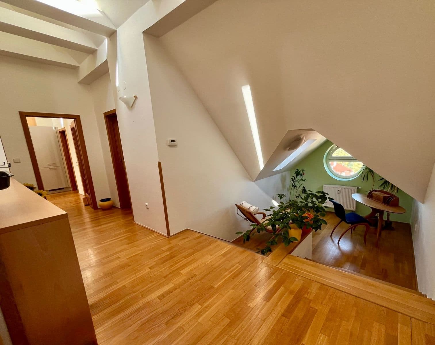 Prenájom bytu 3-izbový 100 m², Českomalínská, Praha, Praha Prenájom bytu 3-izbový 100 m², Českomalínská, Praha, Praha