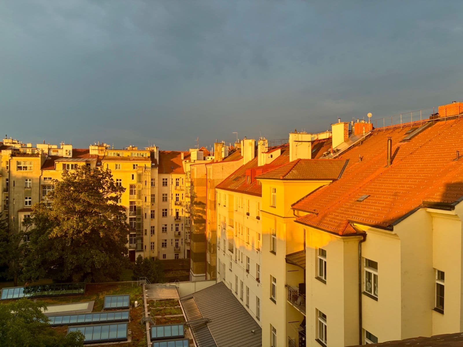 Prenájom bytu 3-izbový 100 m², Českomalínská, Praha, Praha Prenájom bytu 3-izbový 100 m², Českomalínská, Praha, Praha