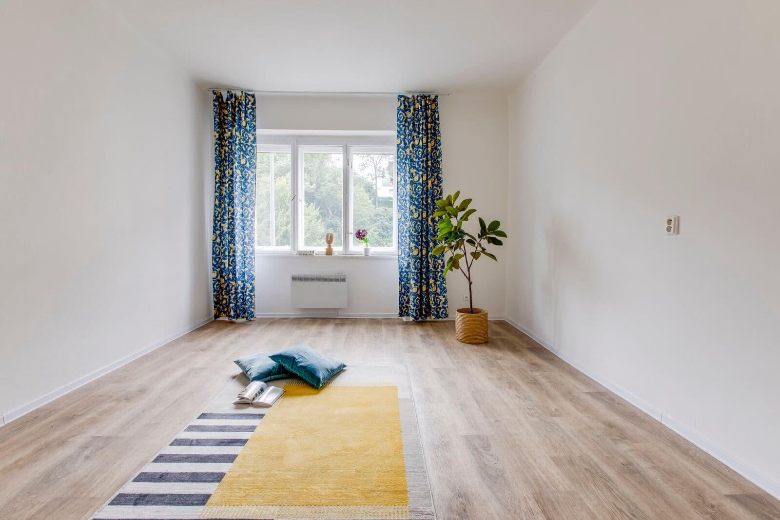 Prenájom bytu 2-izbový 44 m², Jeseniova, Praha, Praha Prenájom bytu 2-izbový 44 m², Jeseniova, Praha, Praha