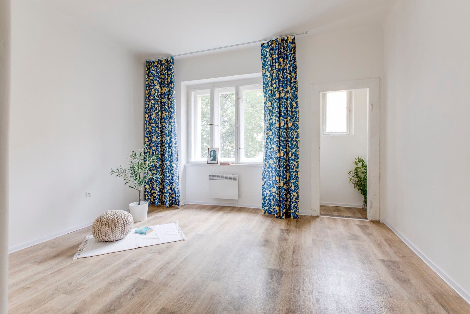 Prenájom bytu 2-izbový 44 m², Jeseniova, Praha, Praha Prenájom bytu 2-izbový 44 m², Jeseniova, Praha, Praha