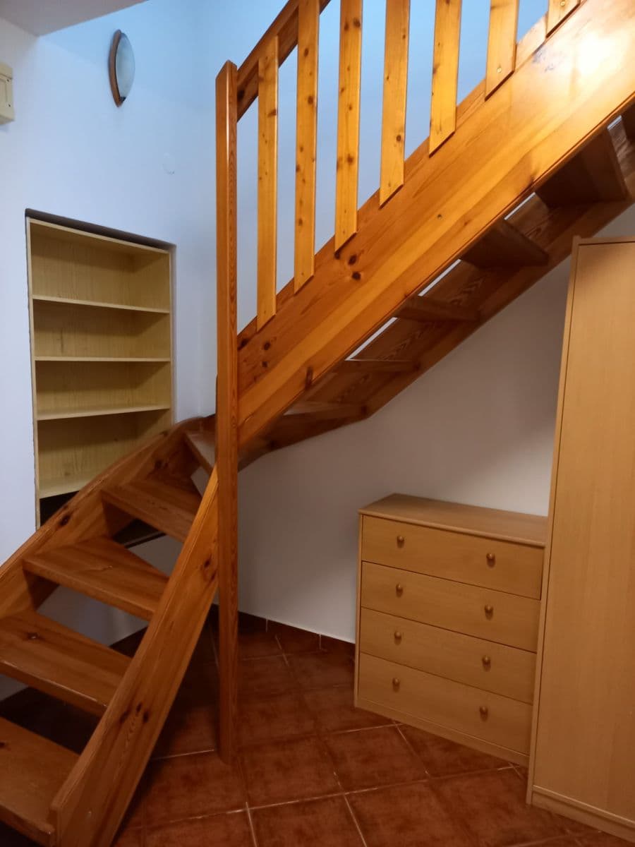 Prenájom bytu 4-izbový 85 m², Krhanice, Středočeský kraj Prenájom bytu 4-izbový 85 m², Krhanice, Středočeský kraj