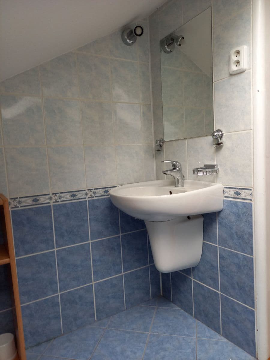 Prenájom bytu 4-izbový 85 m², Krhanice, Středočeský kraj Prenájom bytu 4-izbový 85 m², Krhanice, Středočeský kraj