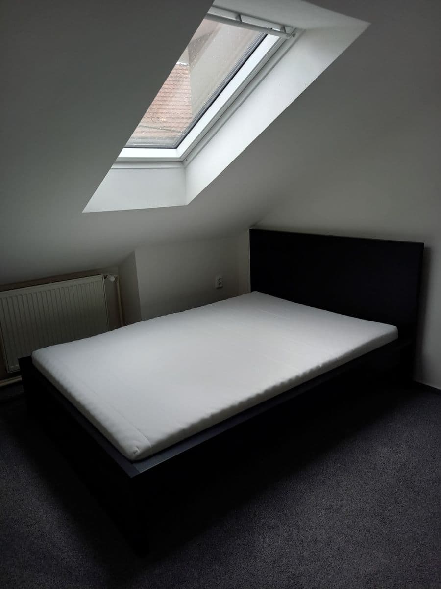 Prenájom bytu 4-izbový 85 m², Krhanice, Středočeský kraj Prenájom bytu 4-izbový 85 m², Krhanice, Středočeský kraj