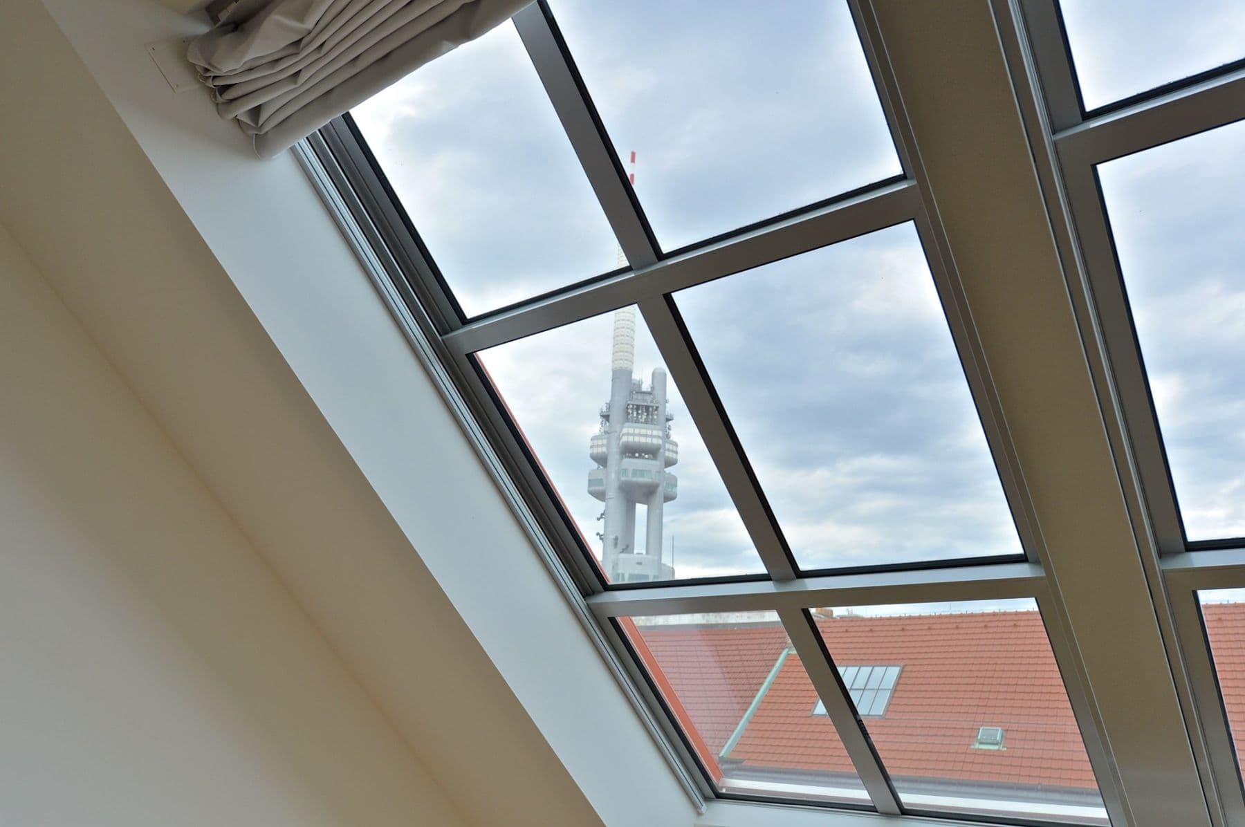 Prenájom bytu 4-izbový 203 m², Laubova, Praha, Praha Prenájom bytu 4-izbový 203 m², Laubova, Praha, Praha