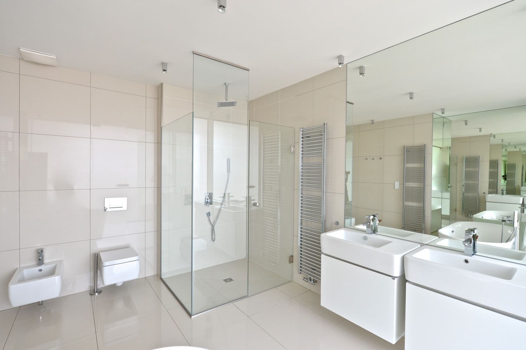 Prenájom bytu 4-izbový 203 m², Laubova, Praha, Praha Prenájom bytu 4-izbový 203 m², Laubova, Praha, Praha