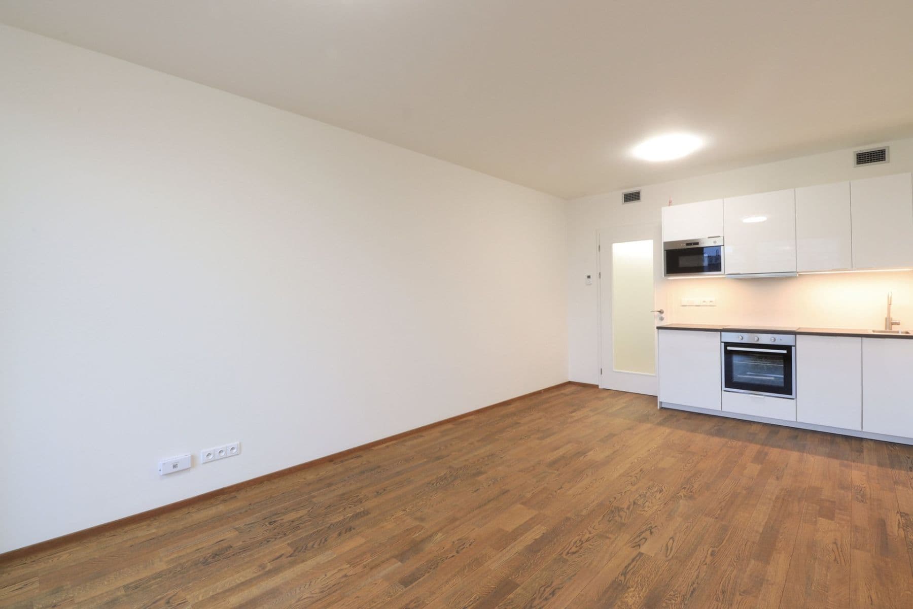Prenájom bytu 1-izbový 35 m², Smržových, Praha, Praha Prenájom bytu 1-izbový 35 m², Smržových, Praha, Praha