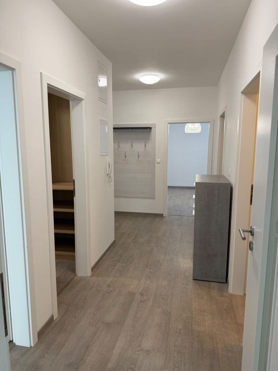 Predaj bytu 3-izbový 81 m², Jantarová, Ostrava, Moravskoslezský kraj Predaj bytu 3-izbový 81 m², Jantarová, Ostrava, Moravskoslezský kraj