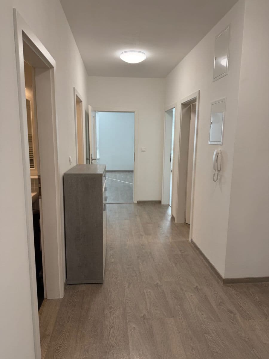 Predaj bytu 3-izbový 81 m², Jantarová, Ostrava, Moravskoslezský kraj Predaj bytu 3-izbový 81 m², Jantarová, Ostrava, Moravskoslezský kraj