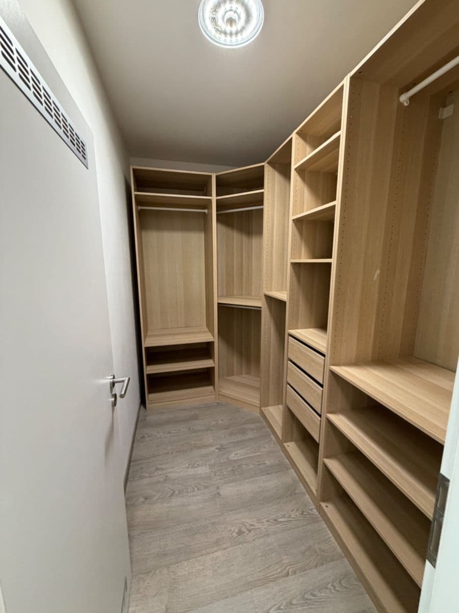 Predaj bytu 3-izbový 81 m², Jantarová, Ostrava, Moravskoslezský kraj Predaj bytu 3-izbový 81 m², Jantarová, Ostrava, Moravskoslezský kraj