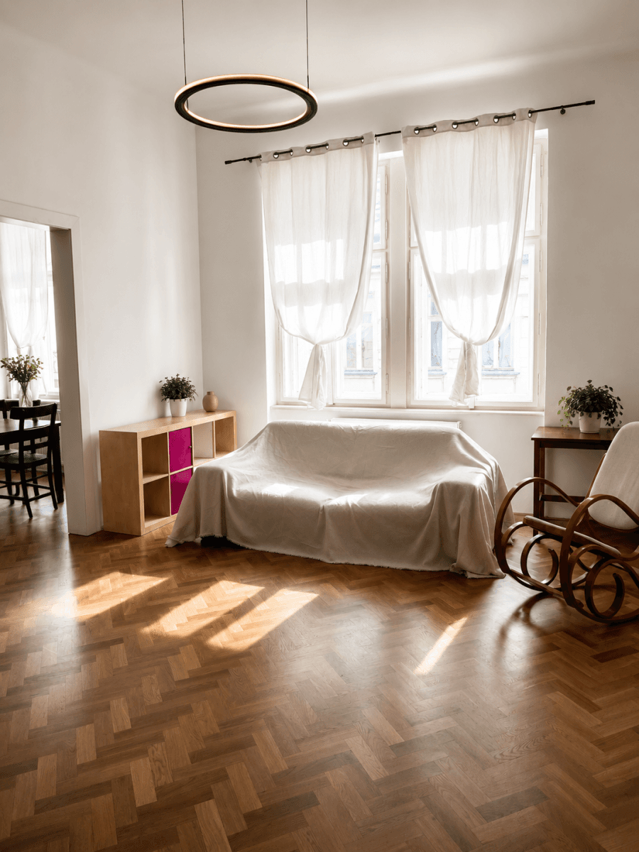 Prenájom bytu 3-izbový 94 m², Pštrossova, Praha, Praha Prenájom bytu 3-izbový 94 m², Pštrossova, Praha, Praha
