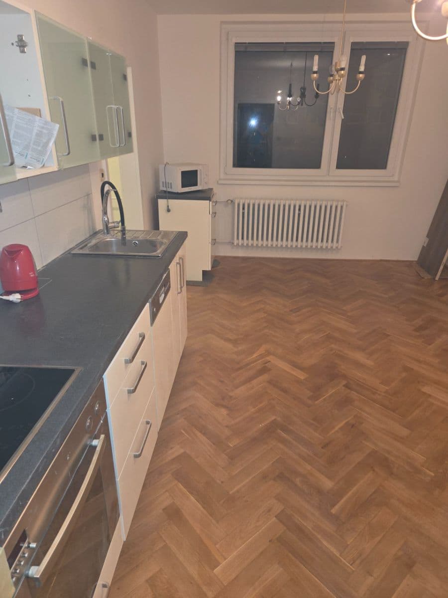 Prenájom bytu 3-izbový 56 m², Pražská, Znojmo, Jihomoravský kraj Prenájom bytu 3-izbový 56 m², Pražská, Znojmo, Jihomoravský kraj