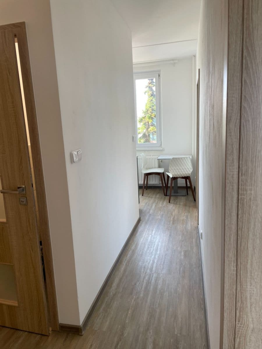 Prenájom bytu 2-izbový 55 m², Jižní, Přelouč, Pardubický kraj Prenájom bytu 2-izbový 55 m², Jižní, Přelouč, Pardubický kraj