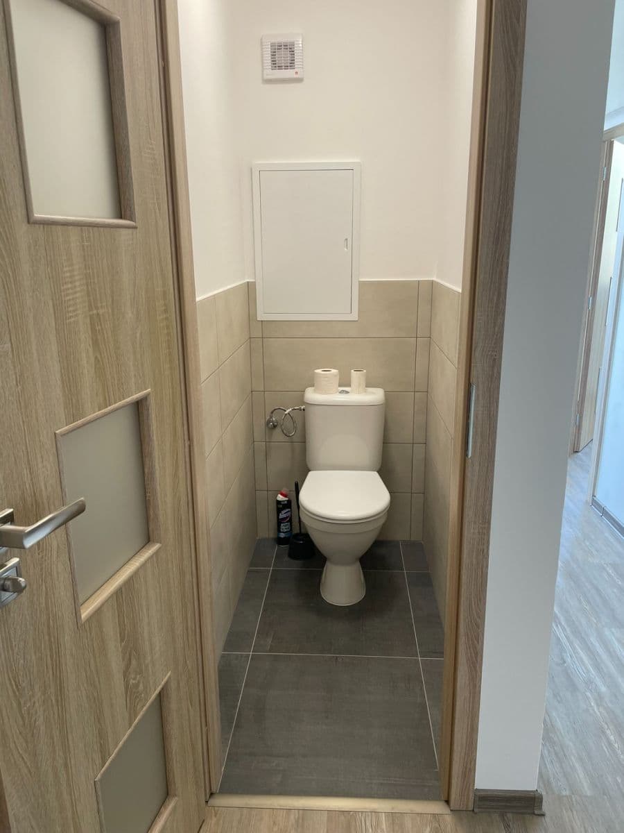 Prenájom bytu 2-izbový 55 m², Jižní, Přelouč, Pardubický kraj Prenájom bytu 2-izbový 55 m², Jižní, Přelouč, Pardubický kraj