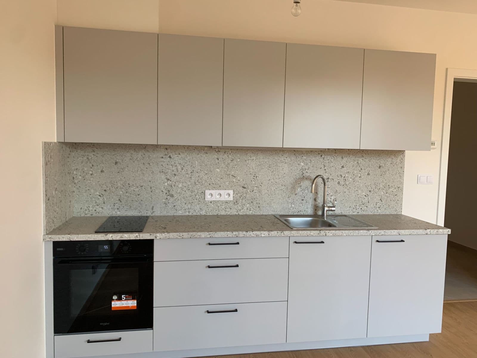 Prenájom bytu 1-izbový 31 m², Šternovská, Praha, Praha Prenájom bytu 1-izbový 31 m², Šternovská, Praha, Praha