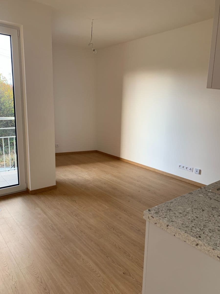 Prenájom bytu 1-izbový 31 m², Šternovská, Praha, Praha Prenájom bytu 1-izbový 31 m², Šternovská, Praha, Praha