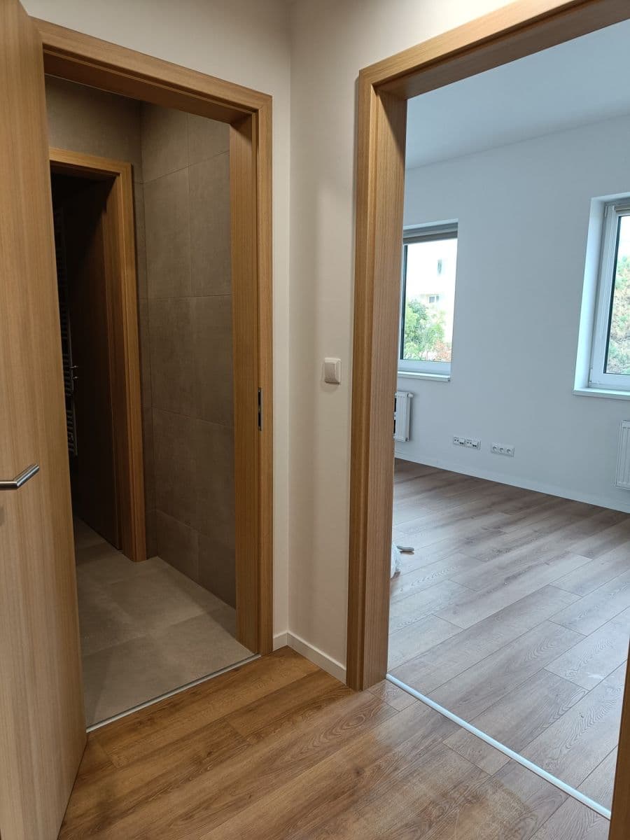 Prenájom bytu 1-izbový 30 m², Brněnská, Šlapanice, Jihomoravský kraj Prenájom bytu 1-izbový 30 m², Brněnská, Šlapanice, Jihomoravský kraj