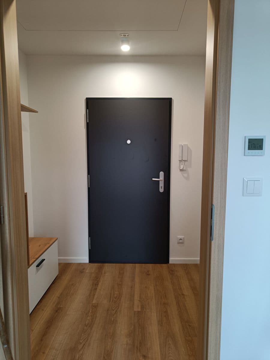 Prenájom bytu 1-izbový 30 m², Brněnská, Šlapanice, Jihomoravský kraj Prenájom bytu 1-izbový 30 m², Brněnská, Šlapanice, Jihomoravský kraj