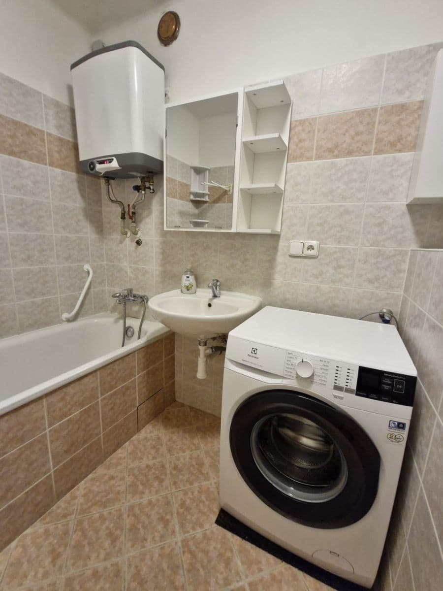 Prenájom bytu 2-izbový 56 m², Padělky II, Zlín, Zlínský kraj Prenájom bytu 2-izbový 56 m², Padělky II, Zlín, Zlínský kraj