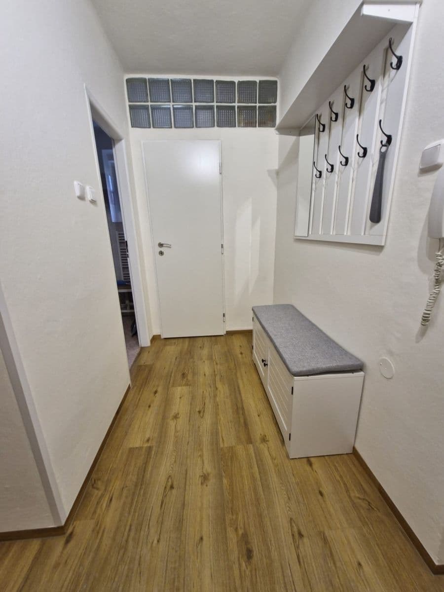 Prenájom bytu 2-izbový 56 m², Padělky II, Zlín, Zlínský kraj Prenájom bytu 2-izbový 56 m², Padělky II, Zlín, Zlínský kraj