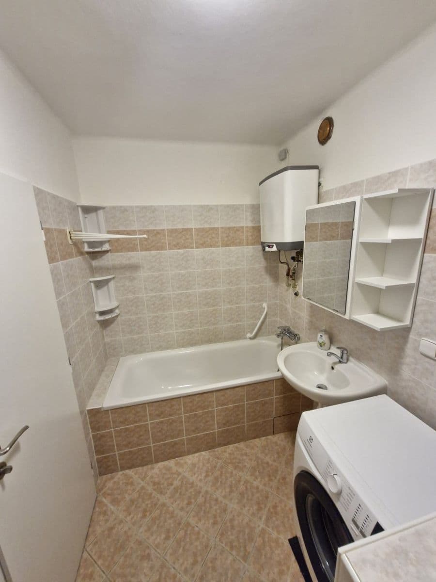 Prenájom bytu 2-izbový 56 m², Padělky II, Zlín, Zlínský kraj Prenájom bytu 2-izbový 56 m², Padělky II, Zlín, Zlínský kraj