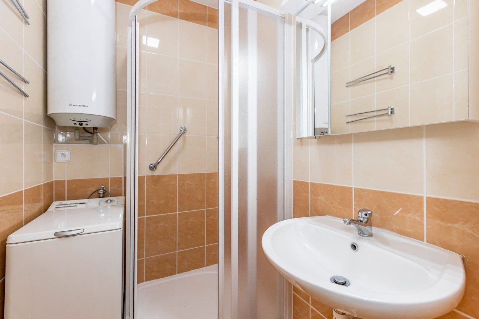 Prenájom bytu 2-izbový 49 m², Gabinova, Praha, Praha Prenájom bytu 2-izbový 49 m², Gabinova, Praha, Praha