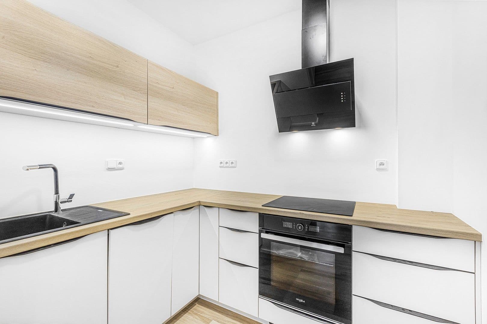 Prenájom bytu 3-izbový 74 m², Přemyslovská, Praha, Praha Prenájom bytu 3-izbový 74 m², Přemyslovská, Praha, Praha