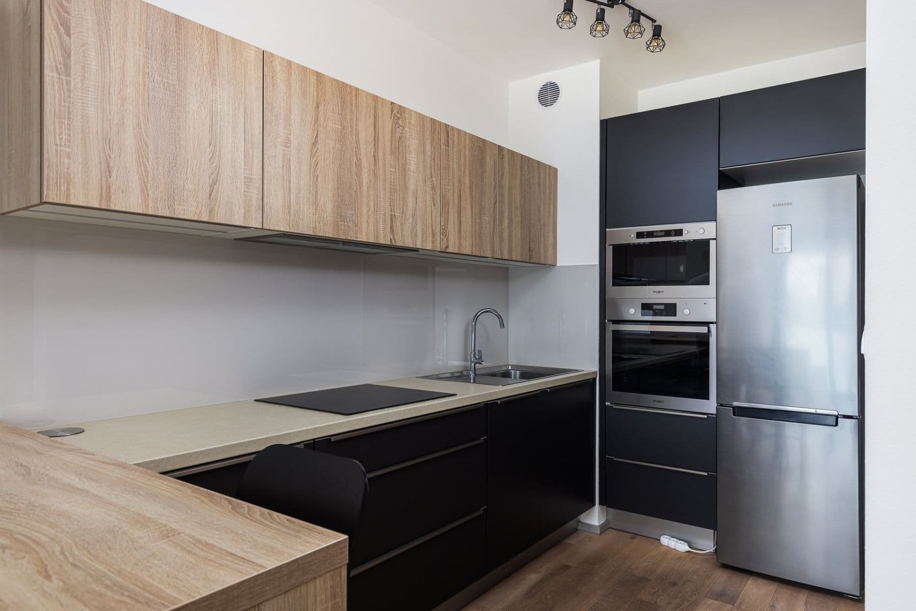 Prenájom bytu 2-izbový 51 m², Květnového vítězství, Praha, Praha Prenájom bytu 2-izbový 51 m², Květnového vítězství, Praha, Praha