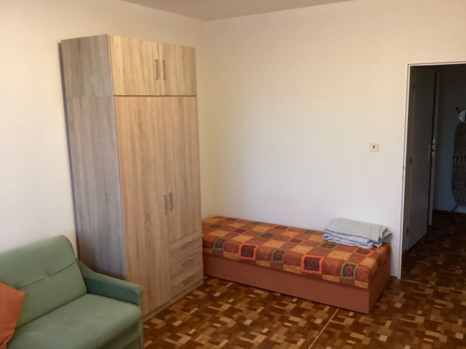 Prenájom bytu 3-izbový 15 m², U Jezera, Praha, Praha Prenájom bytu 3-izbový 15 m², U Jezera, Praha, Praha