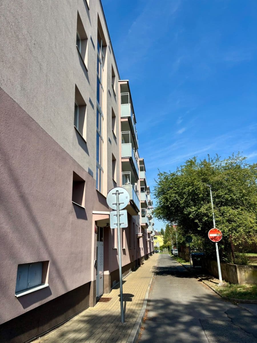 Prenájom bytu 2-izbový 54 m², Bludovická, Praha, Praha Prenájom bytu 2-izbový 54 m², Bludovická, Praha, Praha